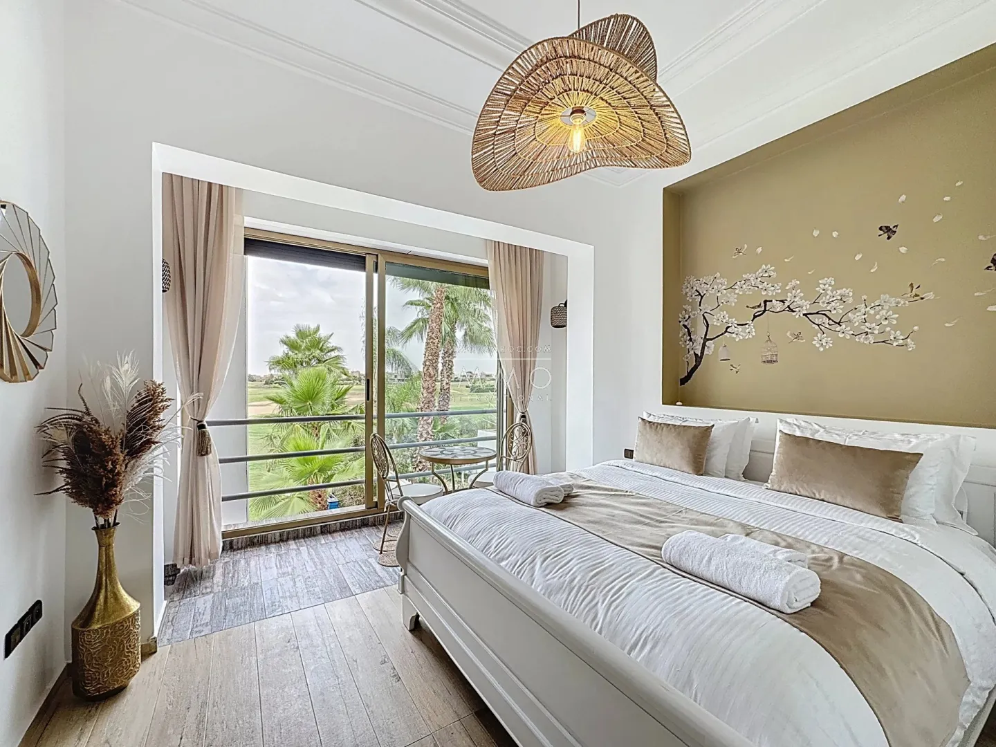 Villa à vendre en front de golf argan marrakech – 4 suites – 350 m² – piscine chauffée.