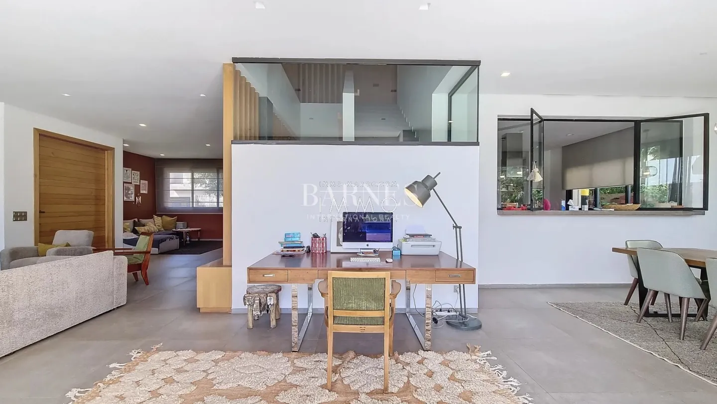 Maison moderne en front de golf à vendre – quartier agdal – 4 chambres