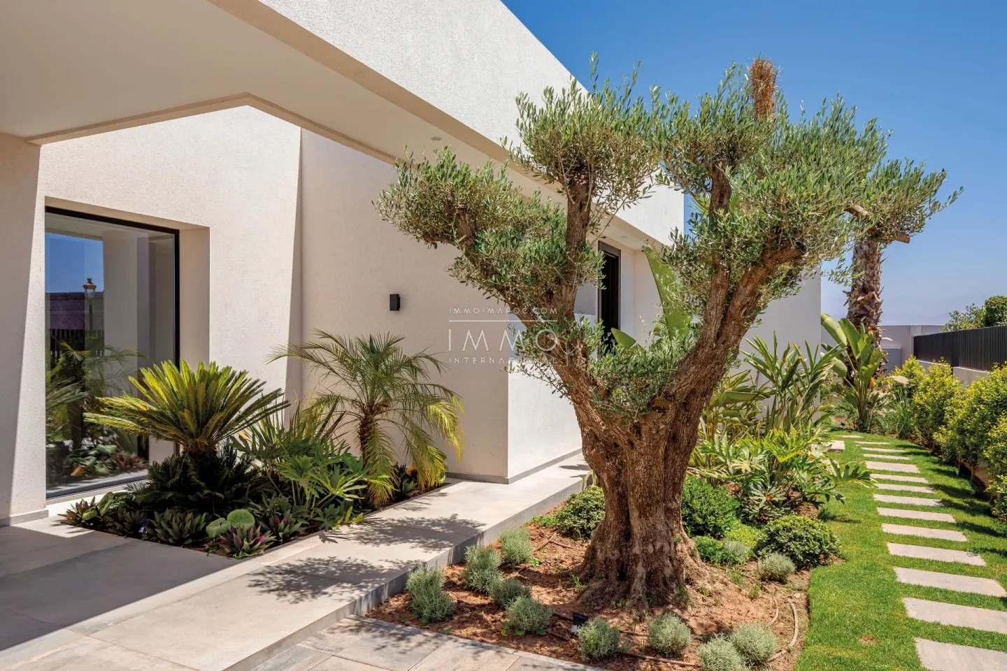 Villa contemporaine de plain-pied à vendre – route de l'ourika – 4 suites