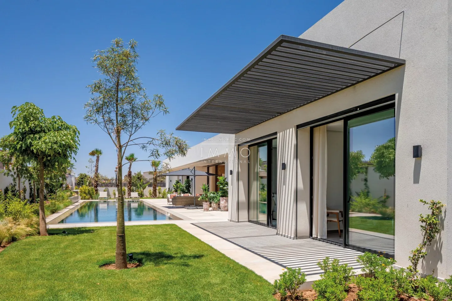 Villa contemporaine de plain-pied à vendre – route de l'ourika – 4 suites