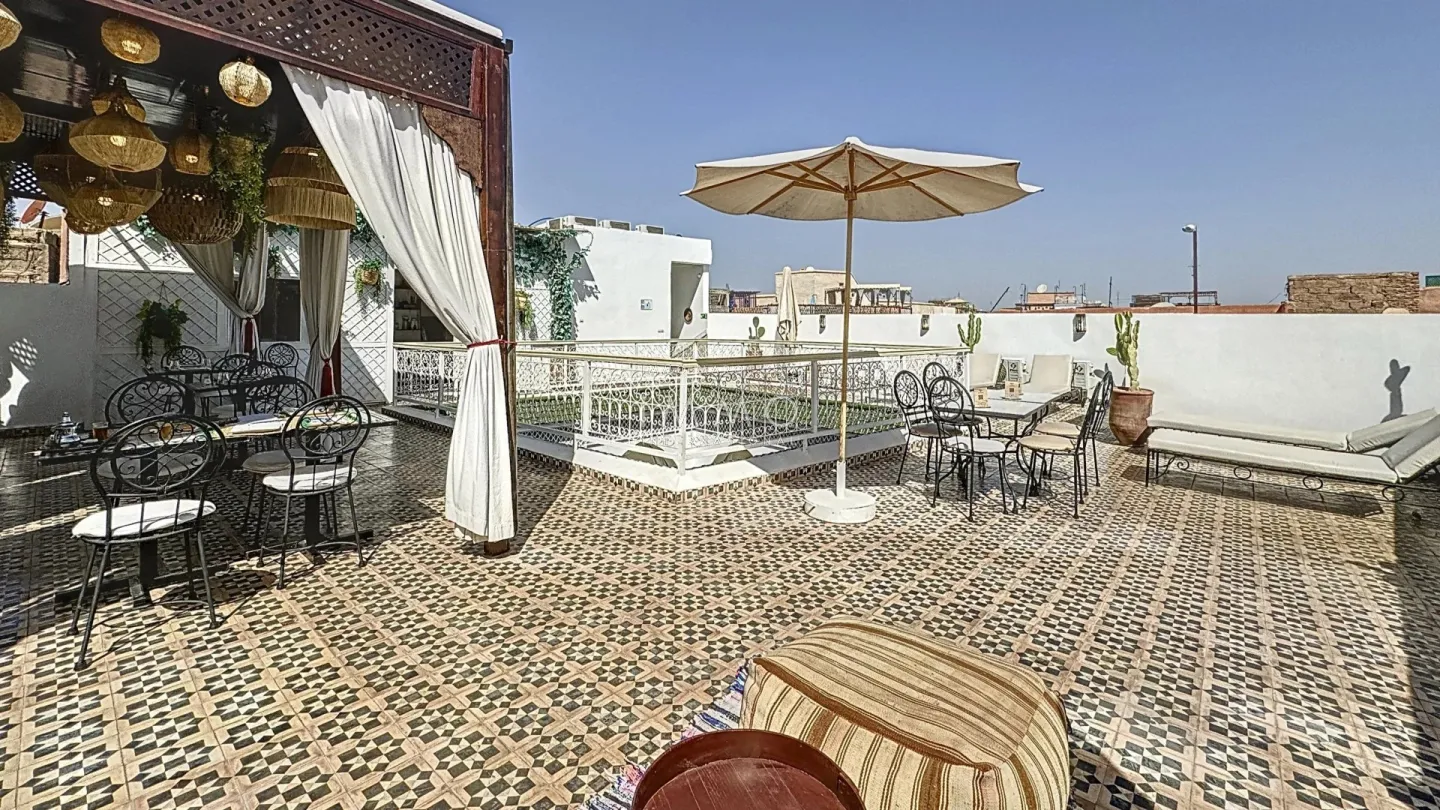 Riad à vendre – ben salah – 10 chambres – maison d'hôtes titrée en exploitation – piscine patio – excellente réputation – potentiel hôtelier