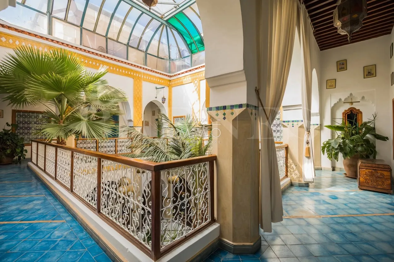 Riad à vendre – bab doukkala – 9 chambres – deux riads communicants – maison d'hôtes en exploitation – piscine & jacuzzi – potentiel hôtelier