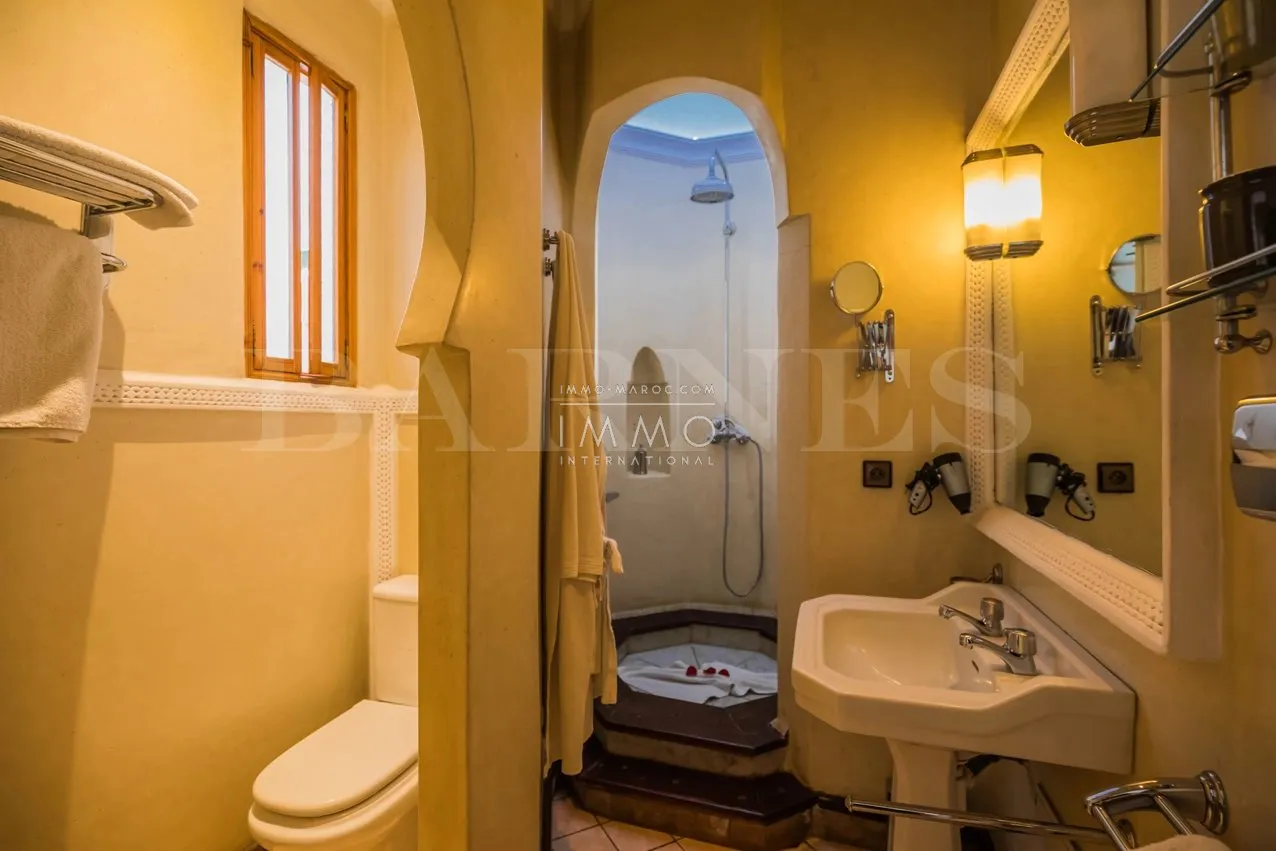 Riad à vendre – bab doukkala – 9 chambres – deux riads communicants – maison d'hôtes en exploitation – piscine & jacuzzi – potentiel hôtelier