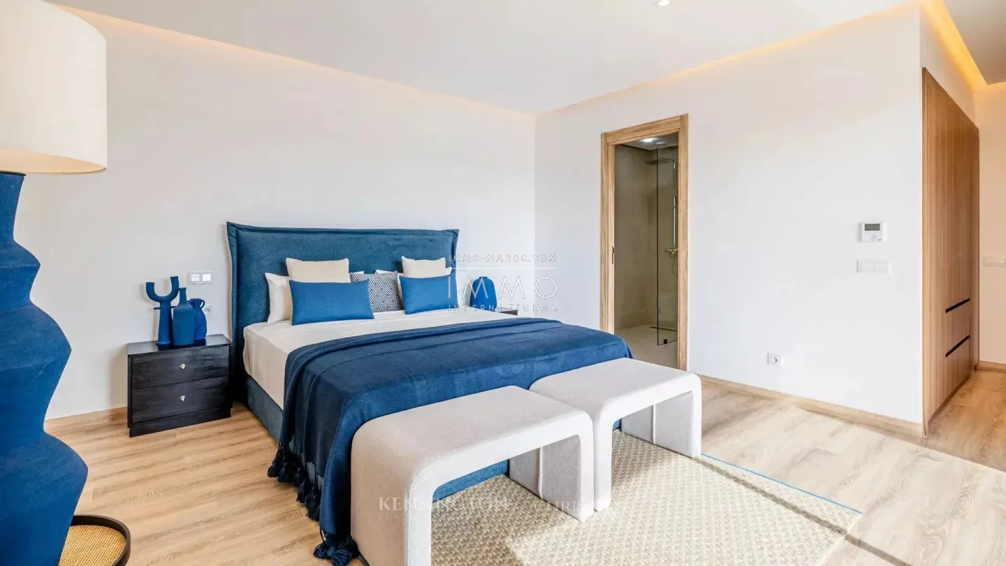 Villa à vendre golf amelkis – 4 chambres – 420 m² – terrain 1 200 m² – piscine chauffée – panneaux solaires – atlas nakhil