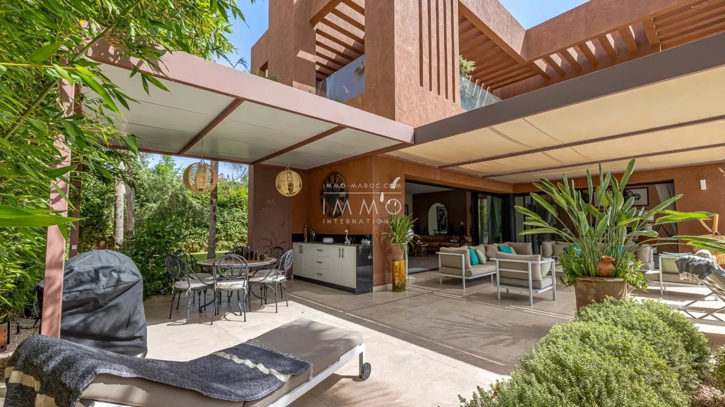 Villa à vendre golf amelkis – 4 chambres – 420 m² – terrain 1 200 m² – piscine chauffée – panneaux solaires – atlas nakhil