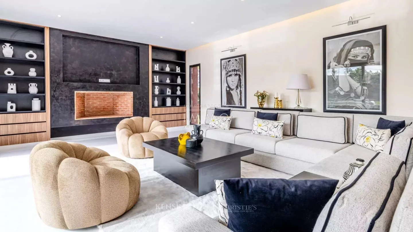 Villa à vendre golf amelkis – 4 chambres – 420 m² – terrain 1 200 m² – piscine chauffée – panneaux solaires – atlas nakhil