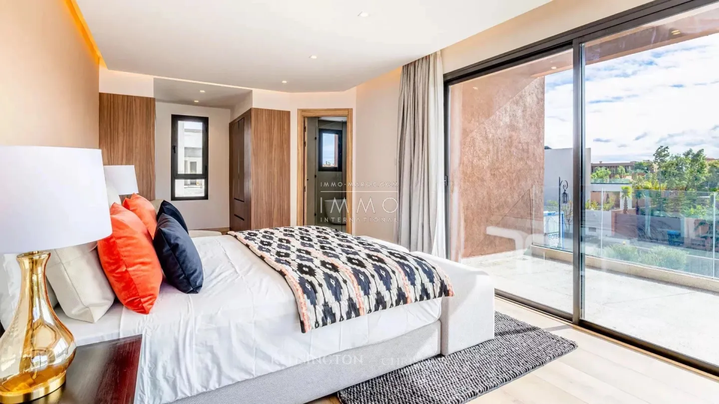 Villa à vendre golf amelkis – 4 chambres – 420 m² – terrain 1 200 m² – piscine chauffée – panneaux solaires – atlas nakhil