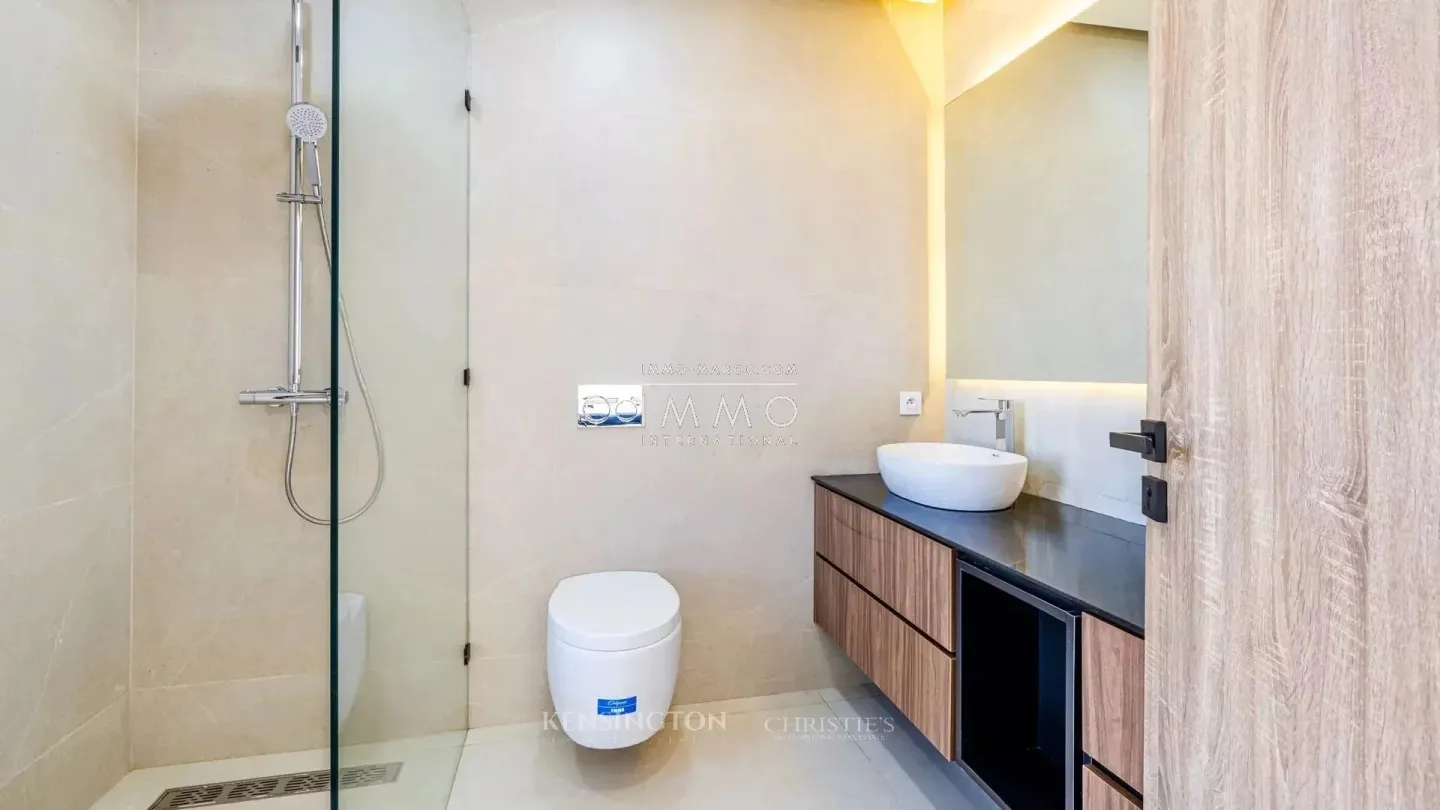 Villa à vendre golf amelkis – 4 chambres – 420 m² – terrain 1 200 m² – piscine chauffée – panneaux solaires – atlas nakhil