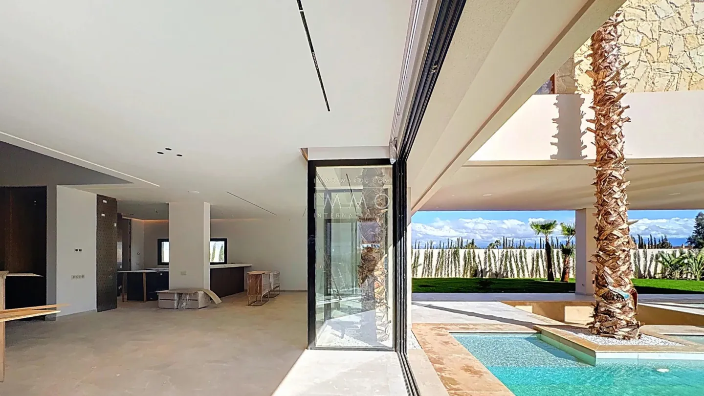 Villa à vendre route de l'ourika – 5 suites – 560 m² – terrain 1 250 m² – neuve – vue atlas – jacuzzi – salon encastré