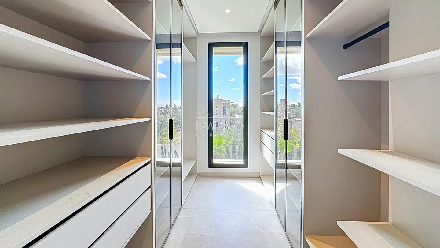 Villa à vendre route de l'ourika – 5 suites – 560 m² – terrain 1 250 m² – neuve – vue atlas – jacuzzi – salon encastré