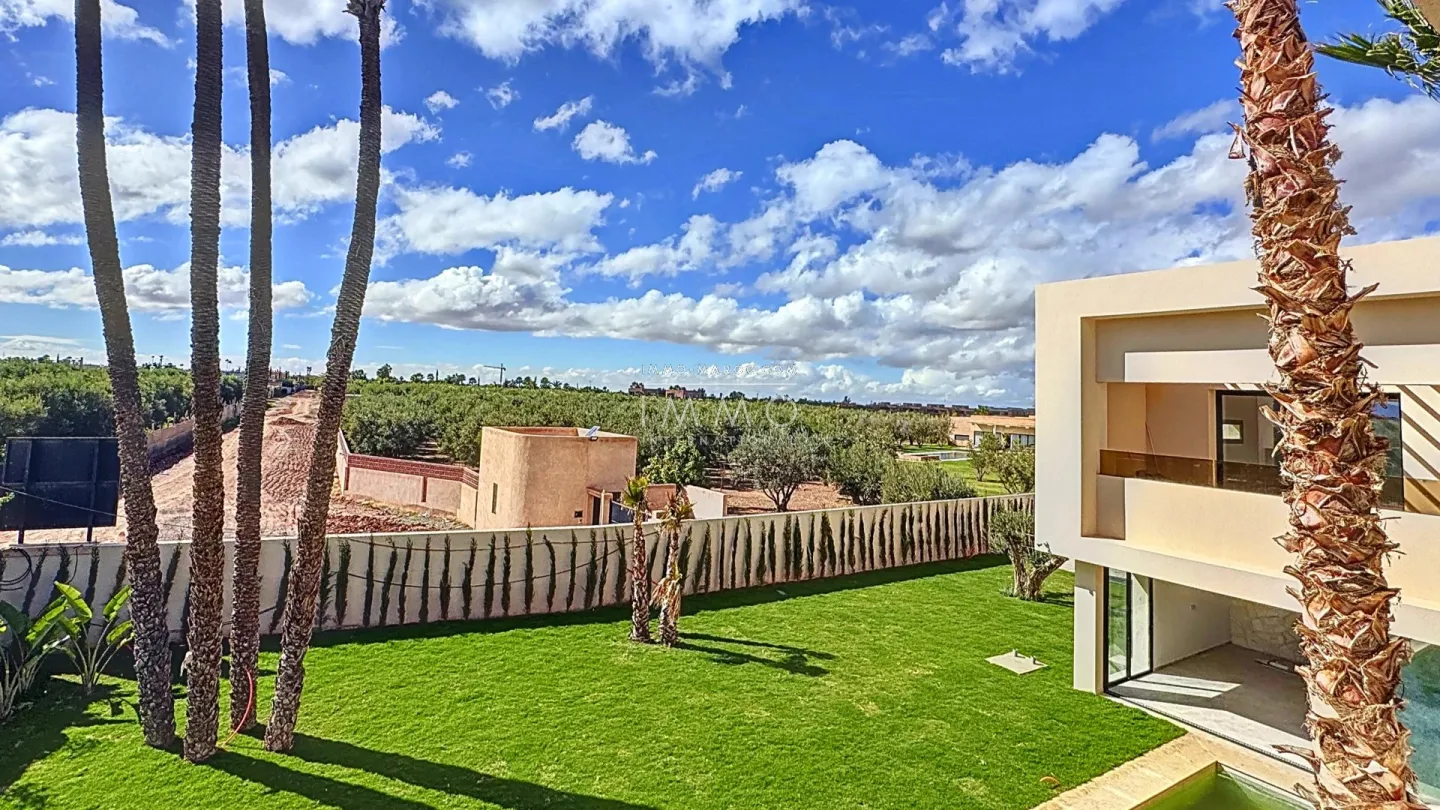 Villa à vendre route de l'ourika – 5 suites – 560 m² – terrain 1 250 m² – neuve – vue atlas – jacuzzi – salon encastré