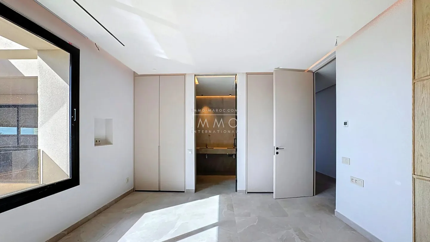 Villa à vendre route de l'ourika – 5 suites – 560 m² – terrain 1 250 m² – neuve – vue atlas – jacuzzi – salon encastré