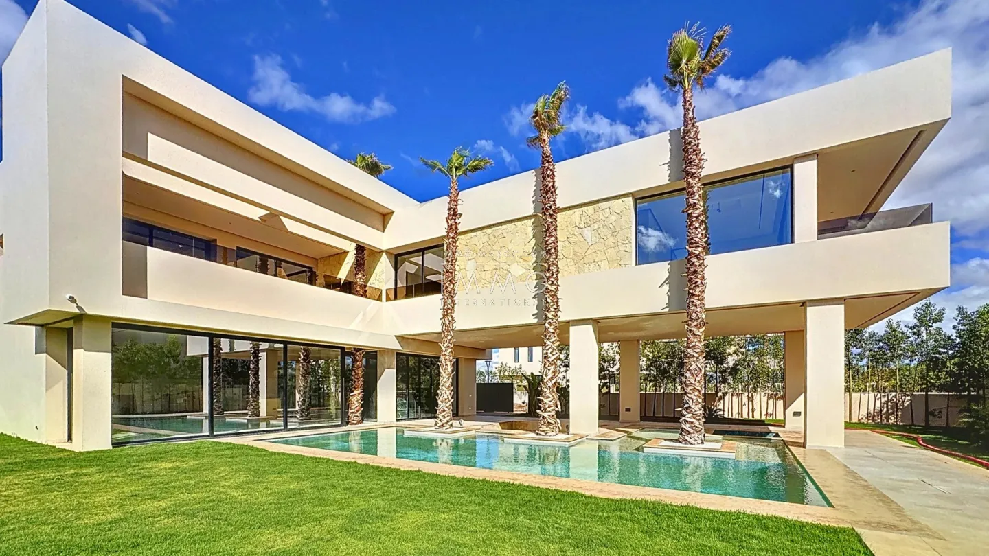 Villa à vendre route de l'ourika – 5 suites – 560 m² – terrain 1 250 m² – neuve – vue atlas – jacuzzi – salon encastré