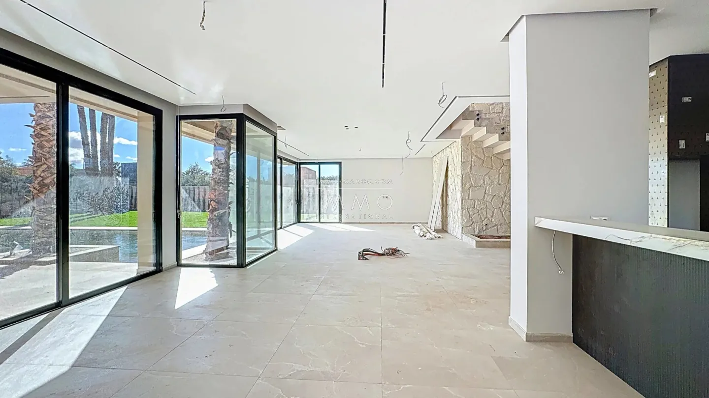 Villa à vendre route de l'ourika – 5 suites – 560 m² – terrain 1 250 m² – neuve – vue atlas – jacuzzi – salon encastré