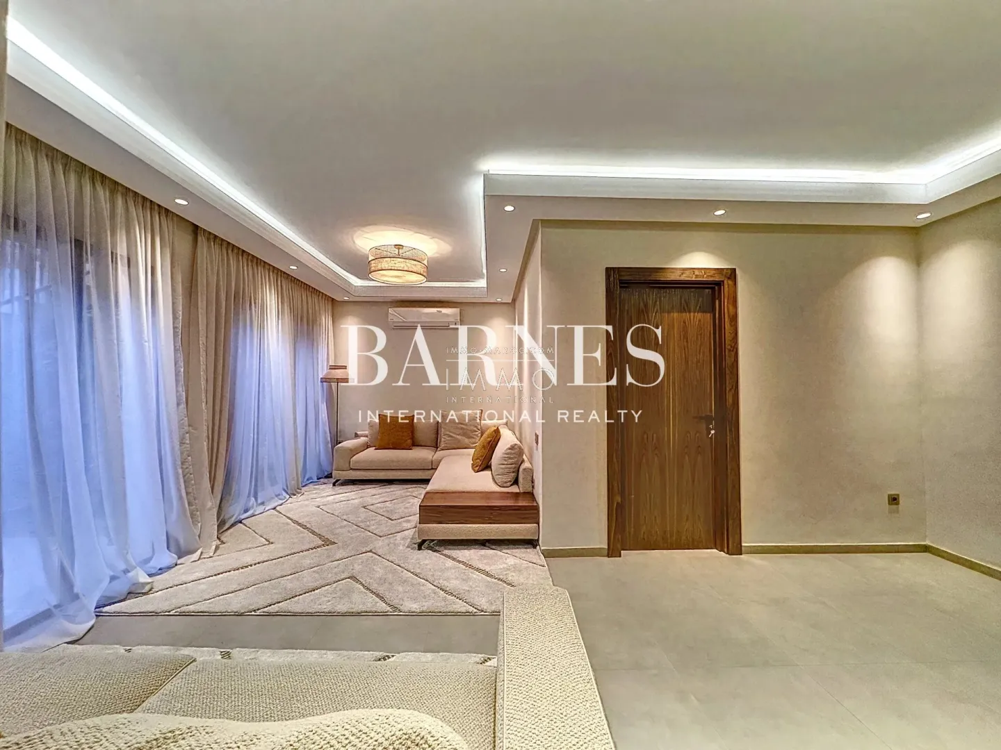 Villa d'exception en front de golf – quartier agdal – 4 suites – style marocain épuré