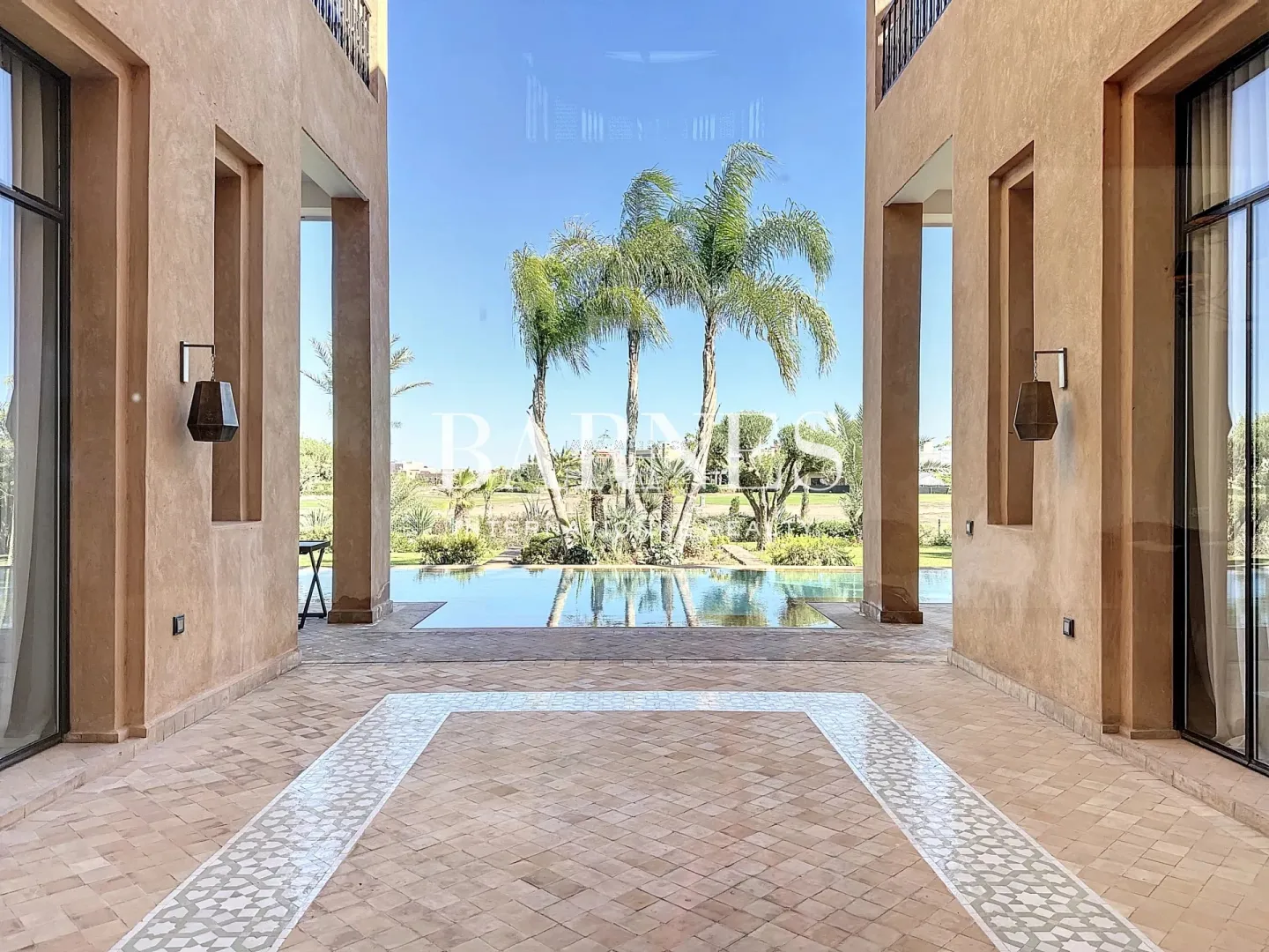 Villa d'exception en front de golf – quartier agdal – 4 suites – style marocain épuré