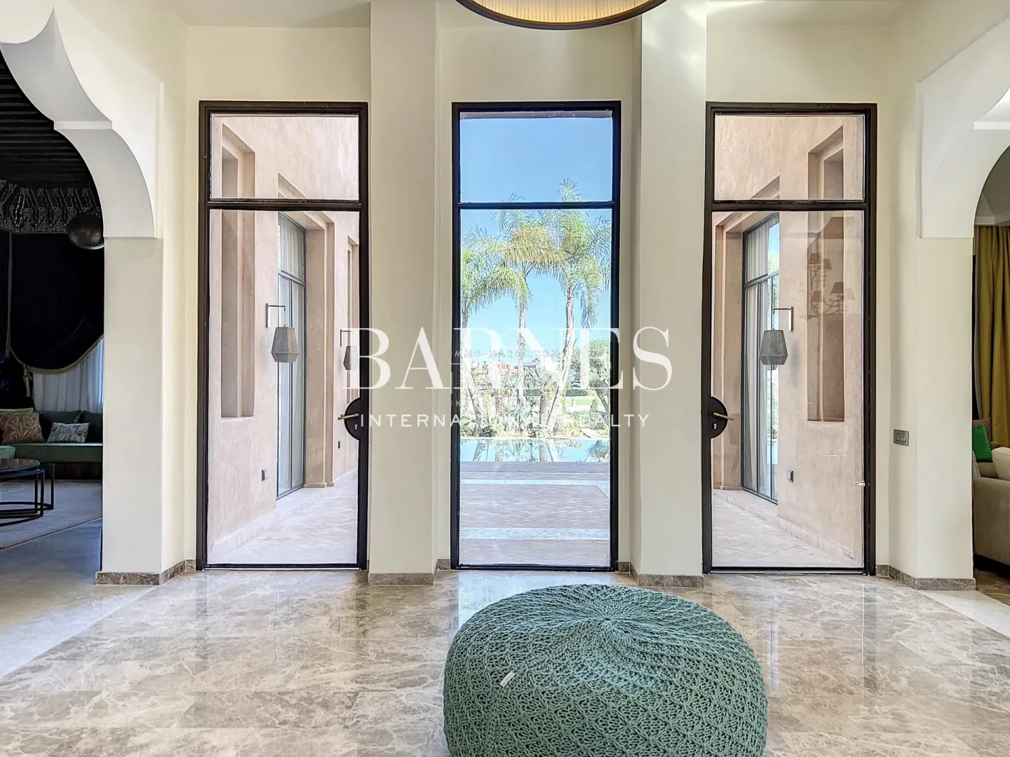 Villa d'exception en front de golf – quartier agdal – 4 suites – style marocain épuré