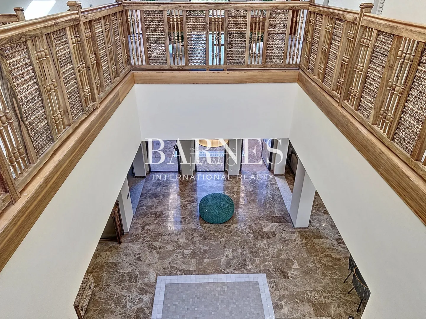 Villa d'exception en front de golf – quartier agdal – 4 suites – style marocain épuré