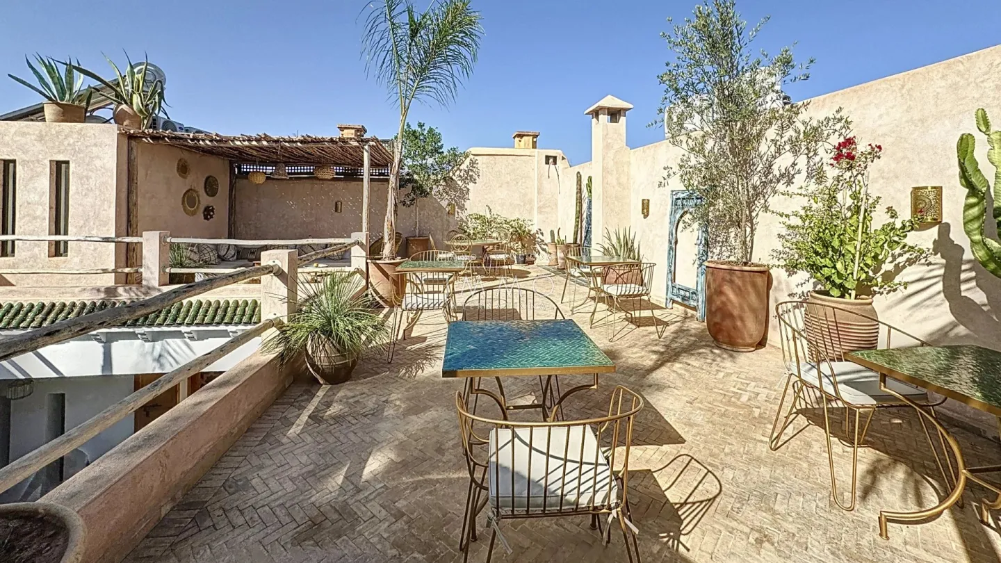 Riad à vendre – dar el bacha – 6 chambres – maison d'hôtes boho chic en activité – piscine chauffée – rooftop vue panoramique – maison d'hôtes possible