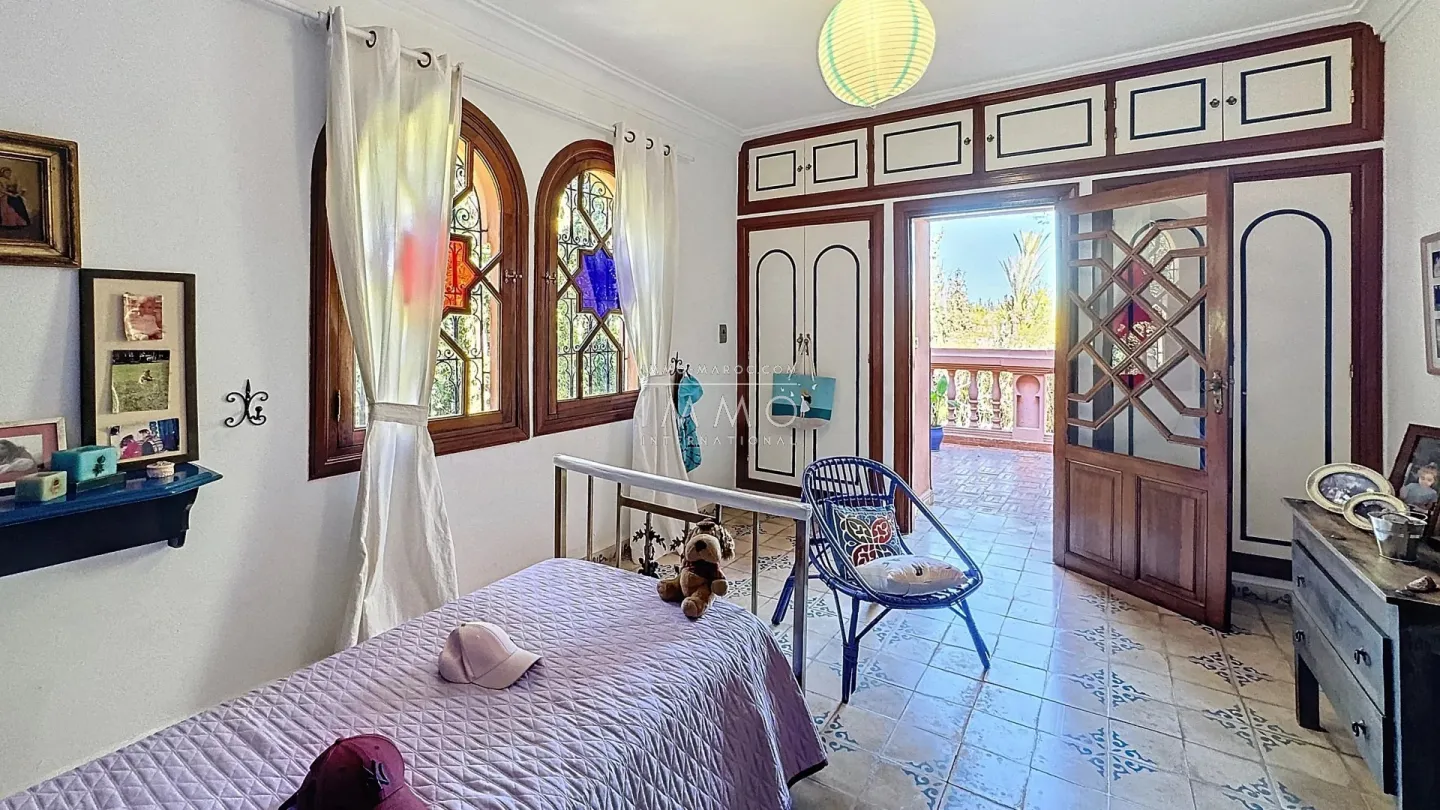 Villa de style riad à vendre à targa – 4 chambres – terrain 2 100 m²