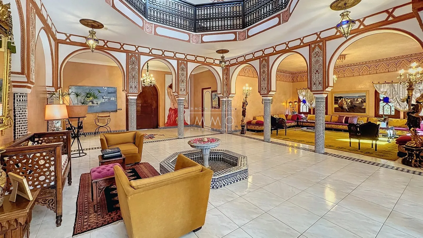 Villa de style riad à vendre à targa – 4 chambres – terrain 2 100 m²