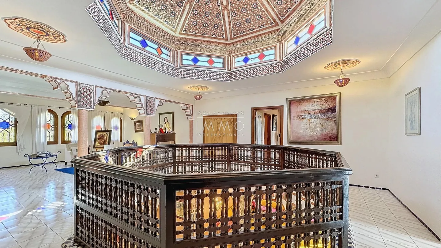 Villa de style riad à vendre à targa – 4 chambres – terrain 2 100 m²