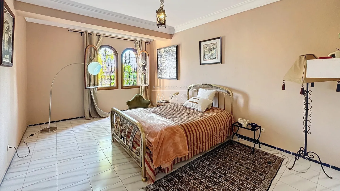 Villa de style riad à vendre à targa – 4 chambres – terrain 2 100 m²