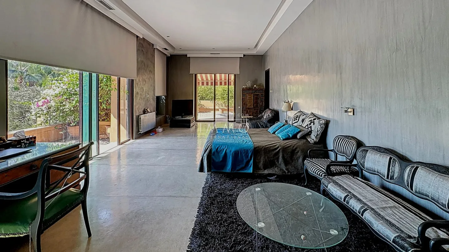 Villa à vendre route de ouarzazate – 4 suites – 650 m² – terrain 4 250 m² – piscine débordement 17x5 m – hammam