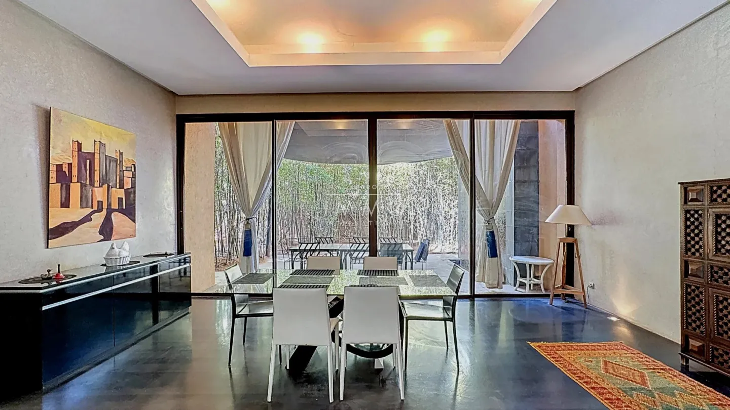 Villa à vendre route de ouarzazate – 4 suites – 650 m² – terrain 4 250 m² – piscine débordement 17x5 m – hammam