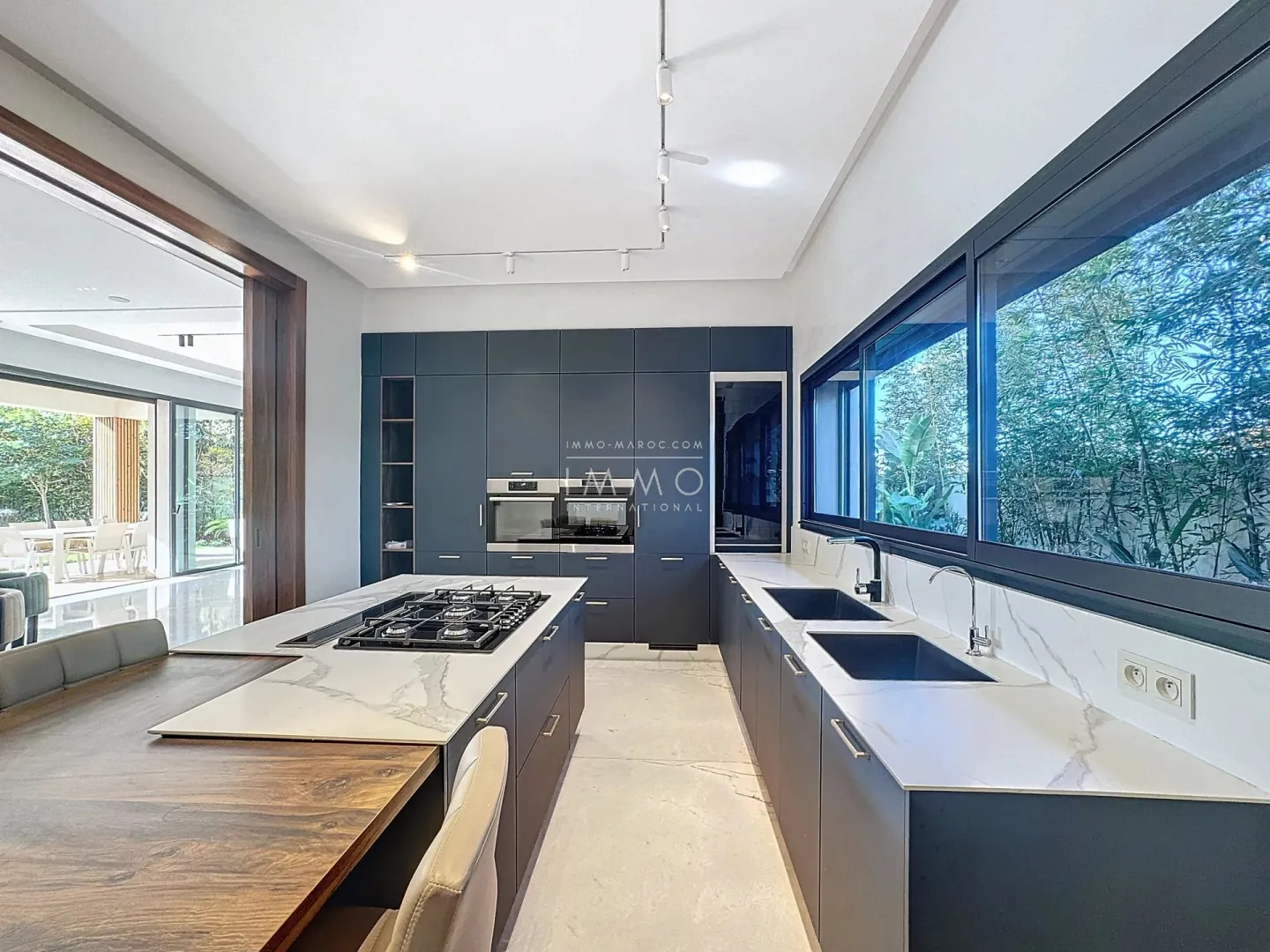 Villa contemporaine meublée à vendre à amelkis – 5 suites – terrain 1 000 m²