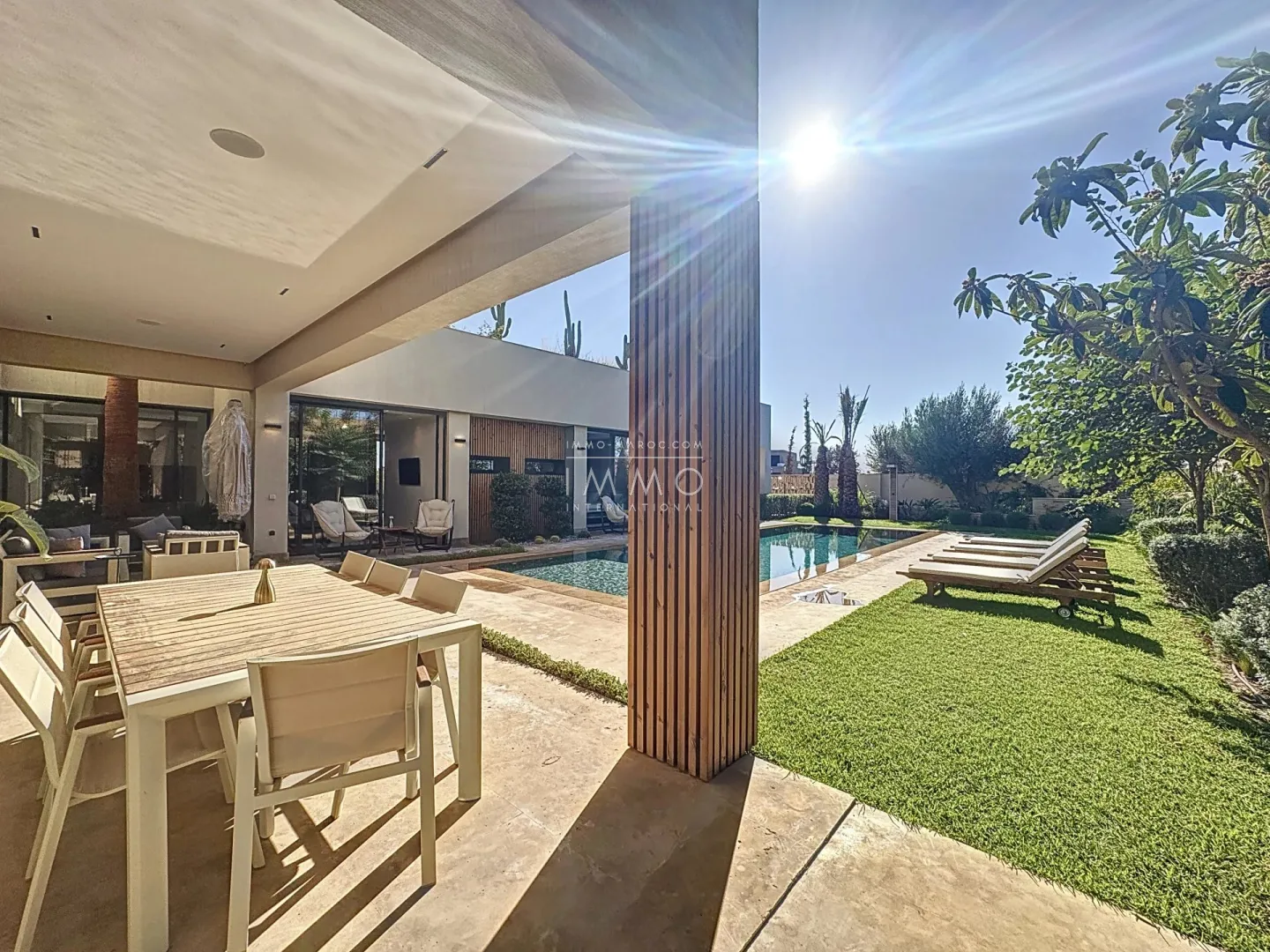 Villa contemporaine meublée à vendre à amelkis – 5 suites – terrain 1 000 m²