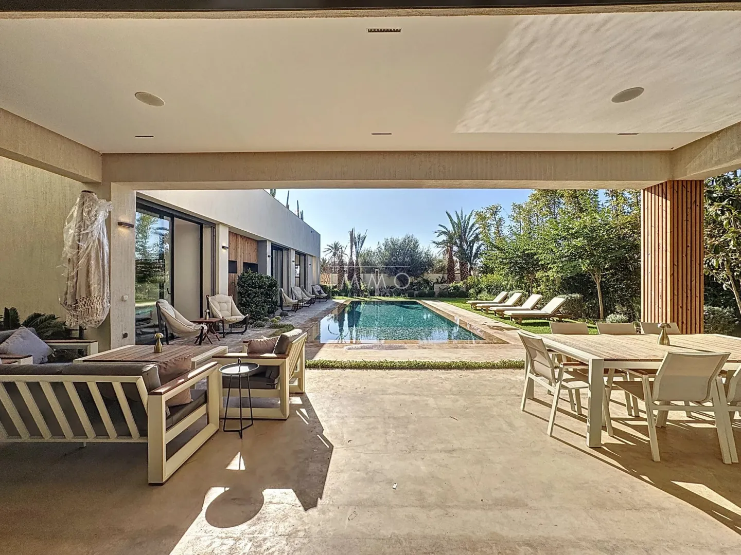 Villa contemporaine meublée à vendre à amelkis – 5 suites – terrain 1 000 m²