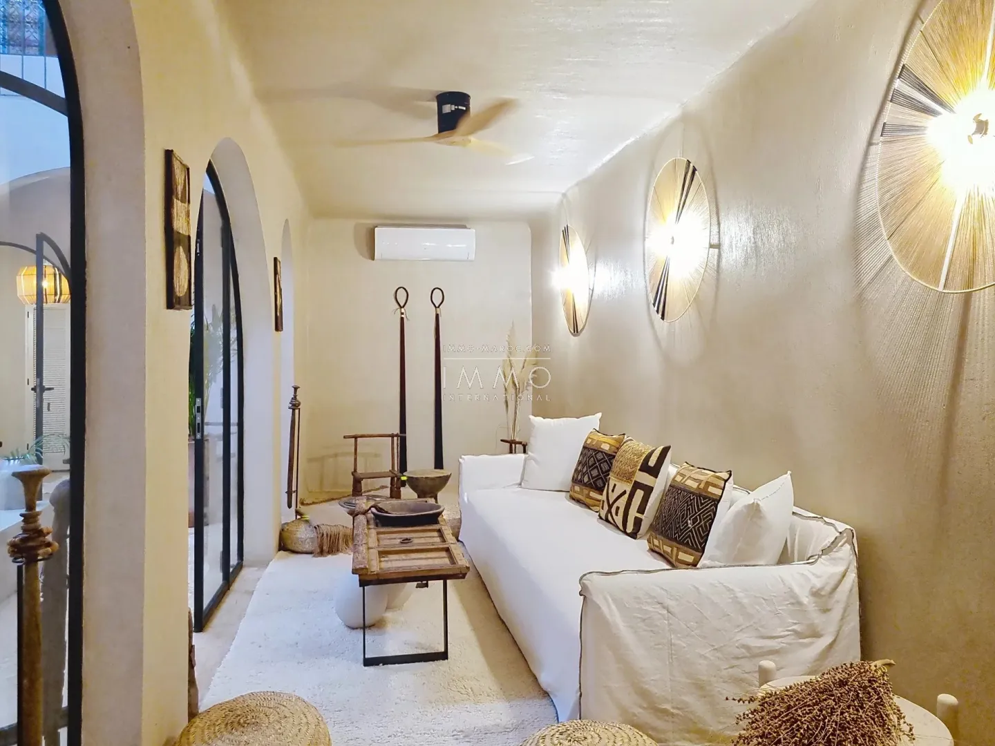 Riad à vendre – médina – 5 chambres – accès voiture – piscine chauffée – toiture motorisée – maison d'hôtes possible