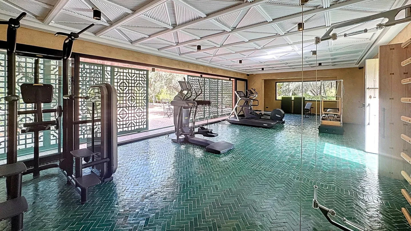 Palais à vendre palmeraie – 5 suites – 900 m² – terrain 3 ha – architecture marocaine royale – hammam – meublé