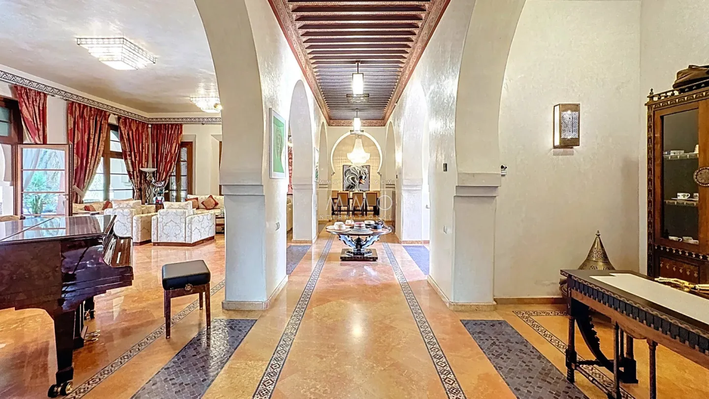 Palais à vendre palmeraie – 5 suites – 900 m² – terrain 3 ha – architecture marocaine royale – hammam – meublé