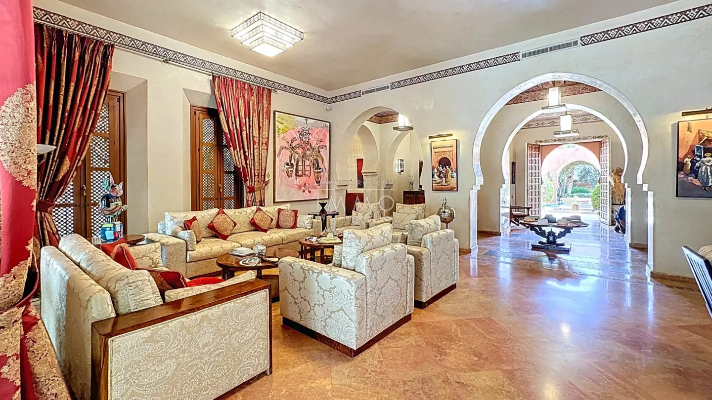 Palais à vendre palmeraie – 5 suites – 900 m² – terrain 3 ha – architecture marocaine royale – hammam – meublé