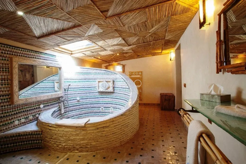 Maison d’hôtes de prestige à vendre – palmeraie bab atlas – 15 chambres et suites