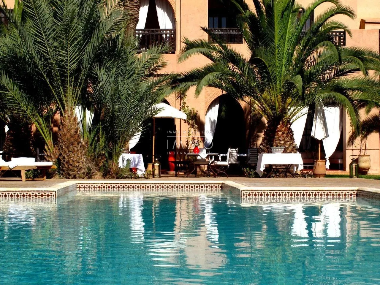 Maison d’hôtes de prestige à vendre – palmeraie bab atlas – 15 chambres et suites
