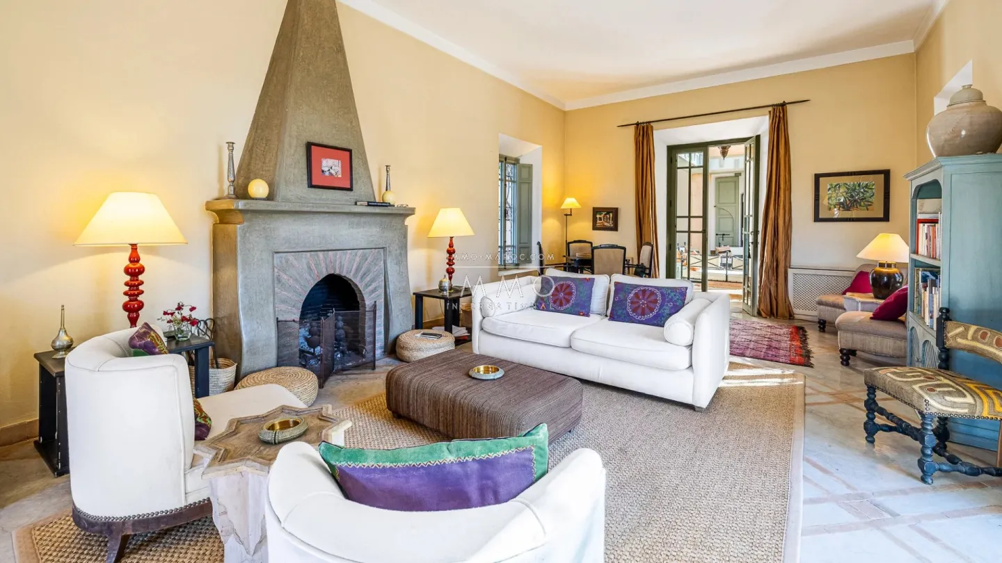 Villa à vendre palmeraie – 7 chambres – 600 m² – terrain 14 000 m² – vue atlas – pavillon indépendant – extension possible