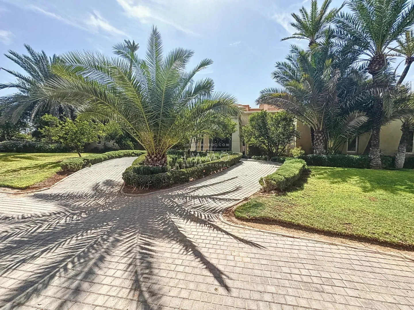 Villa de prestige à vendre dans la palmeraie – 11 suites – parc de 1 hectare