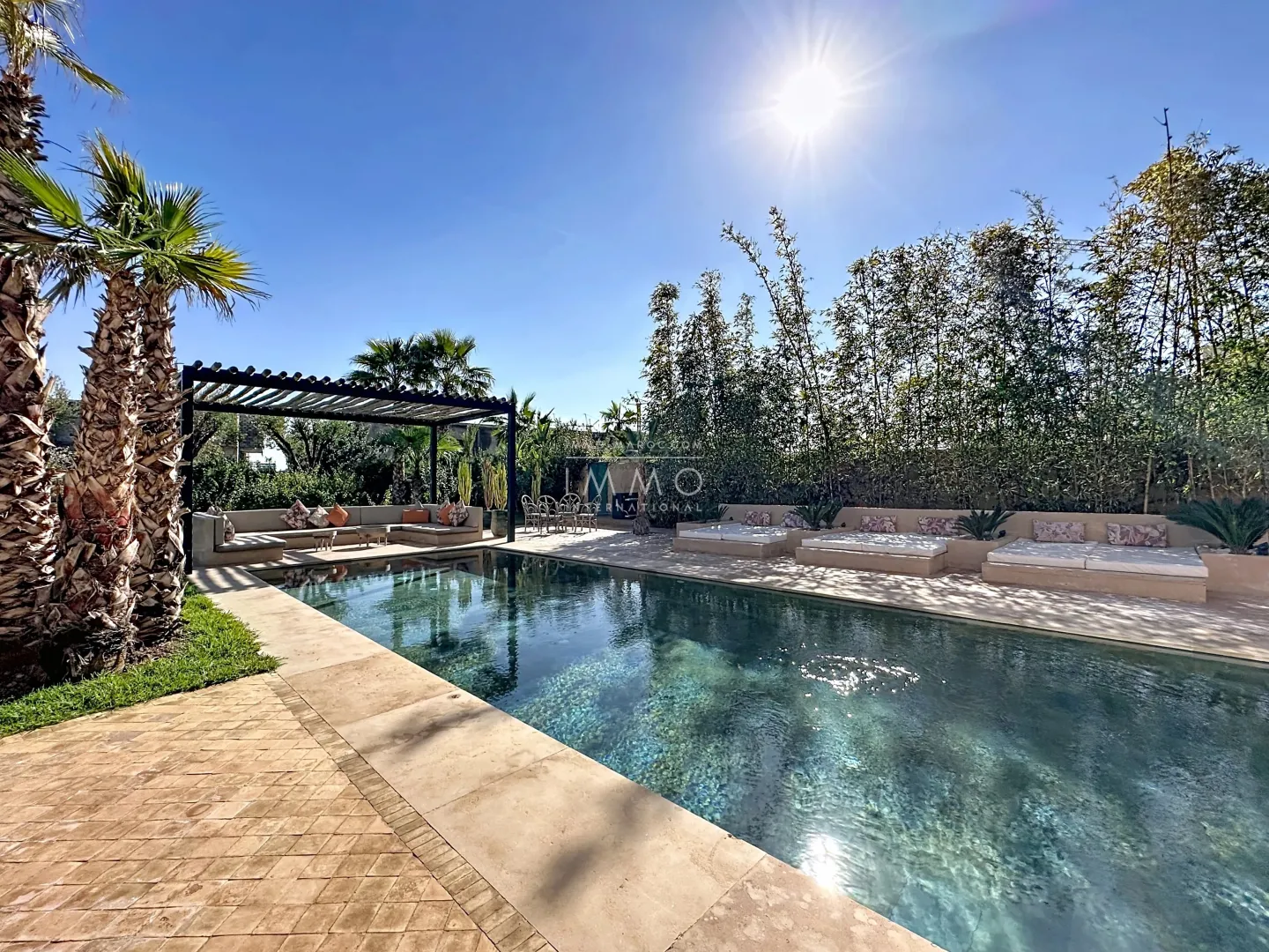 Villa à vendre golf amelkis – 5 suites – 550 m² – terrain 1 200 m² – meublée – contemporaine