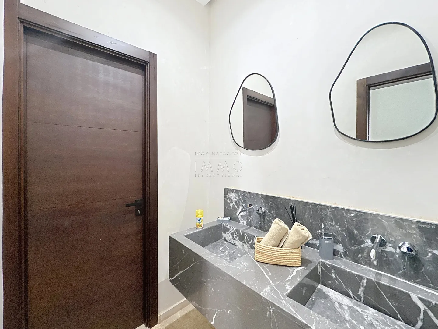 Villa à vendre golf amelkis – 5 suites – 550 m² – terrain 1 200 m² – meublée – contemporaine