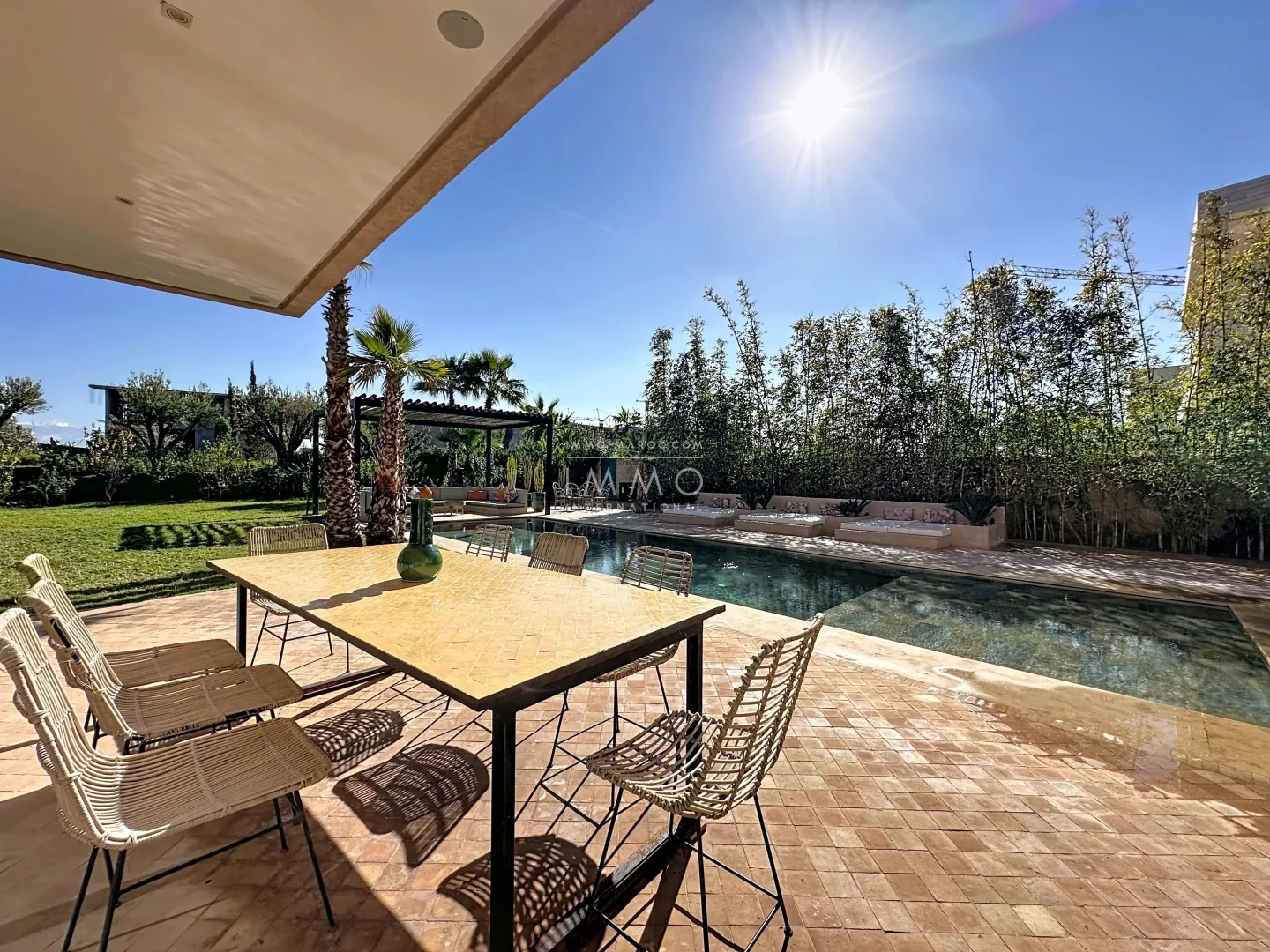 Villa à vendre golf amelkis – 5 suites – 550 m² – terrain 1 200 m² – meublée – contemporaine