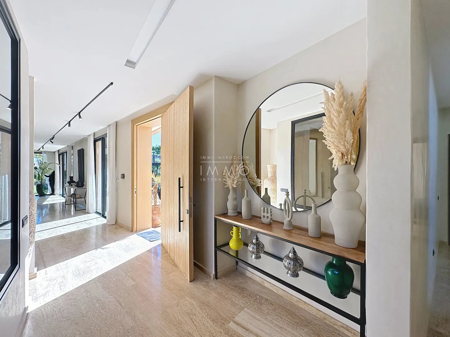 Villa à vendre golf amelkis – 5 suites – 550 m² – terrain 1 200 m² – meublée – contemporaine