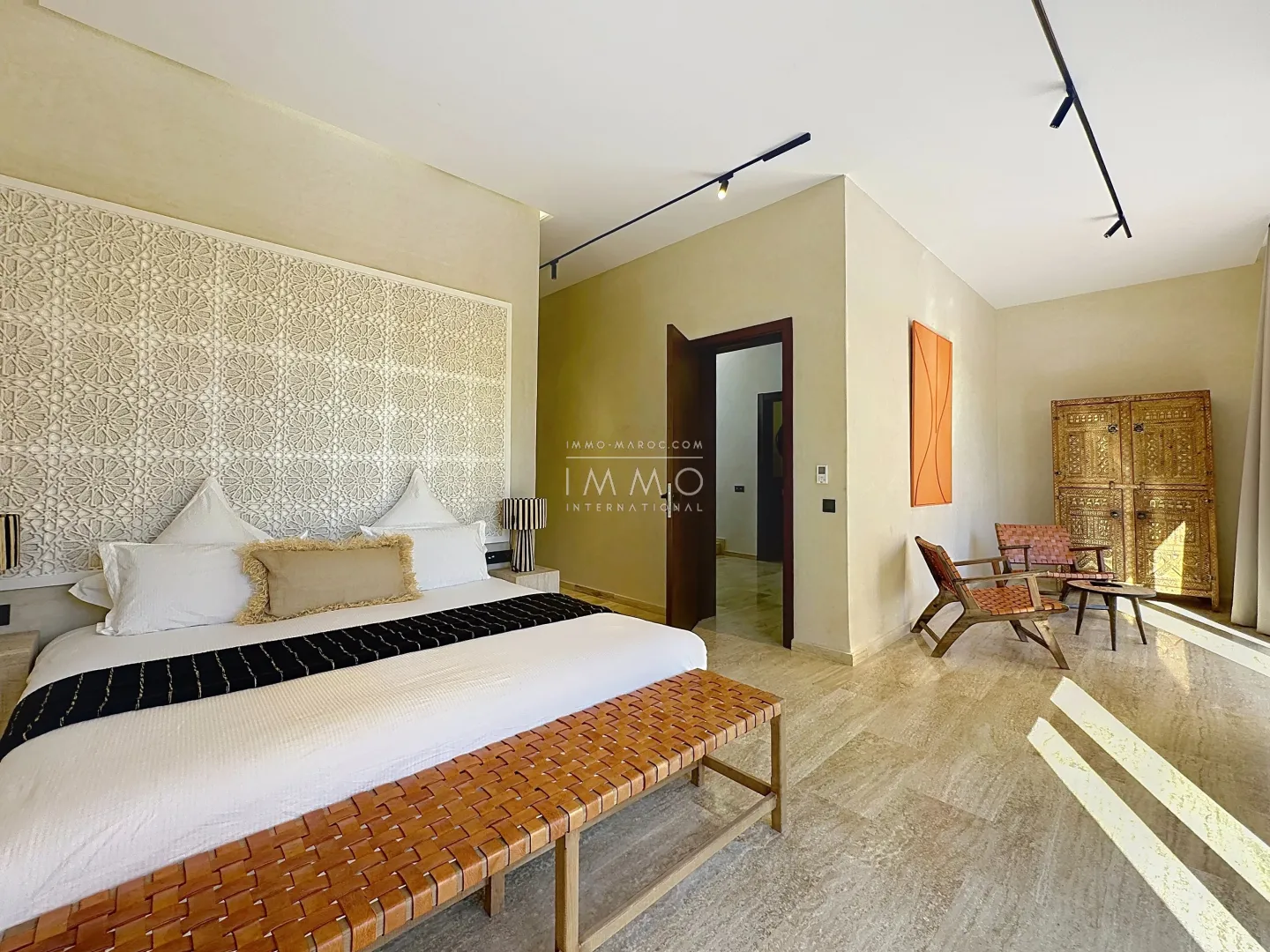 Villa à vendre golf amelkis – 5 suites – 550 m² – terrain 1 200 m² – meublée – contemporaine