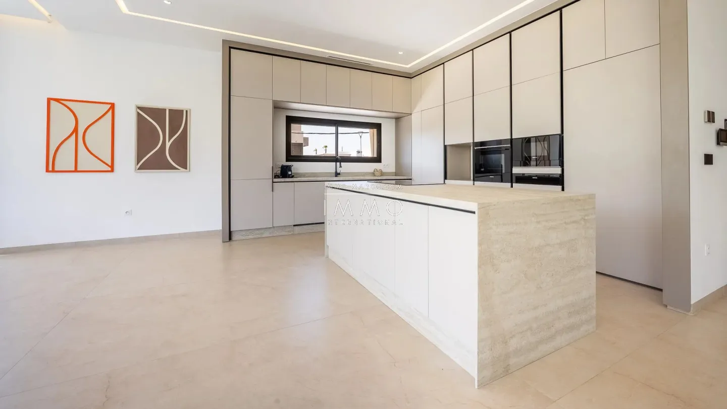 Villa à vendre route de l'ourika – 5 suites – 420 m² – terrain 1 000 m² – réception 130 m² – résidence sécurisée