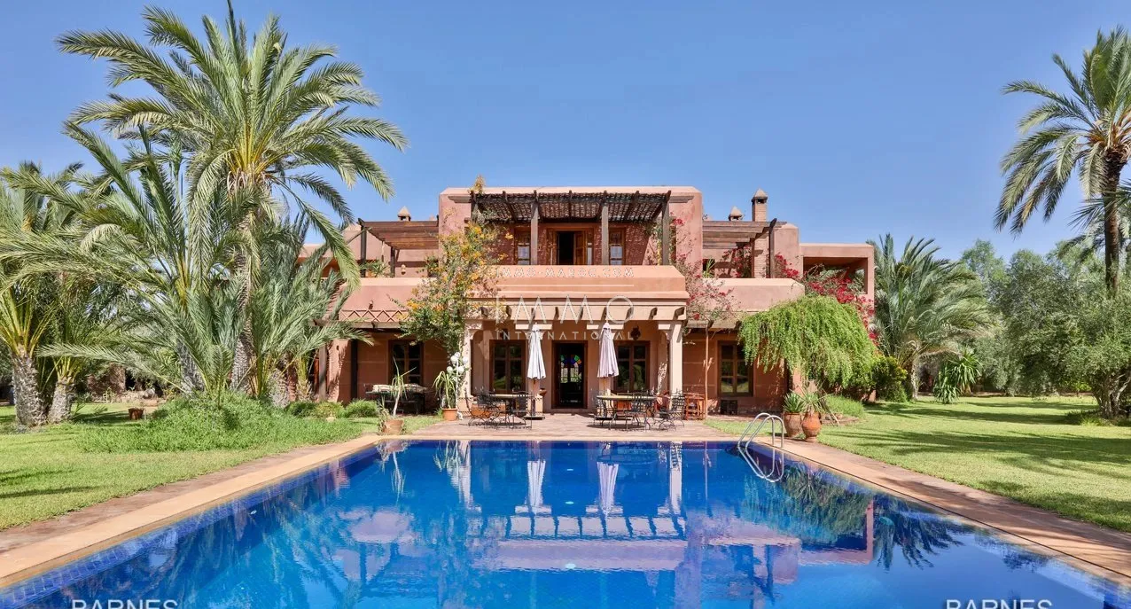 Palais de style arabo-andalou au coeur de la palmeraie