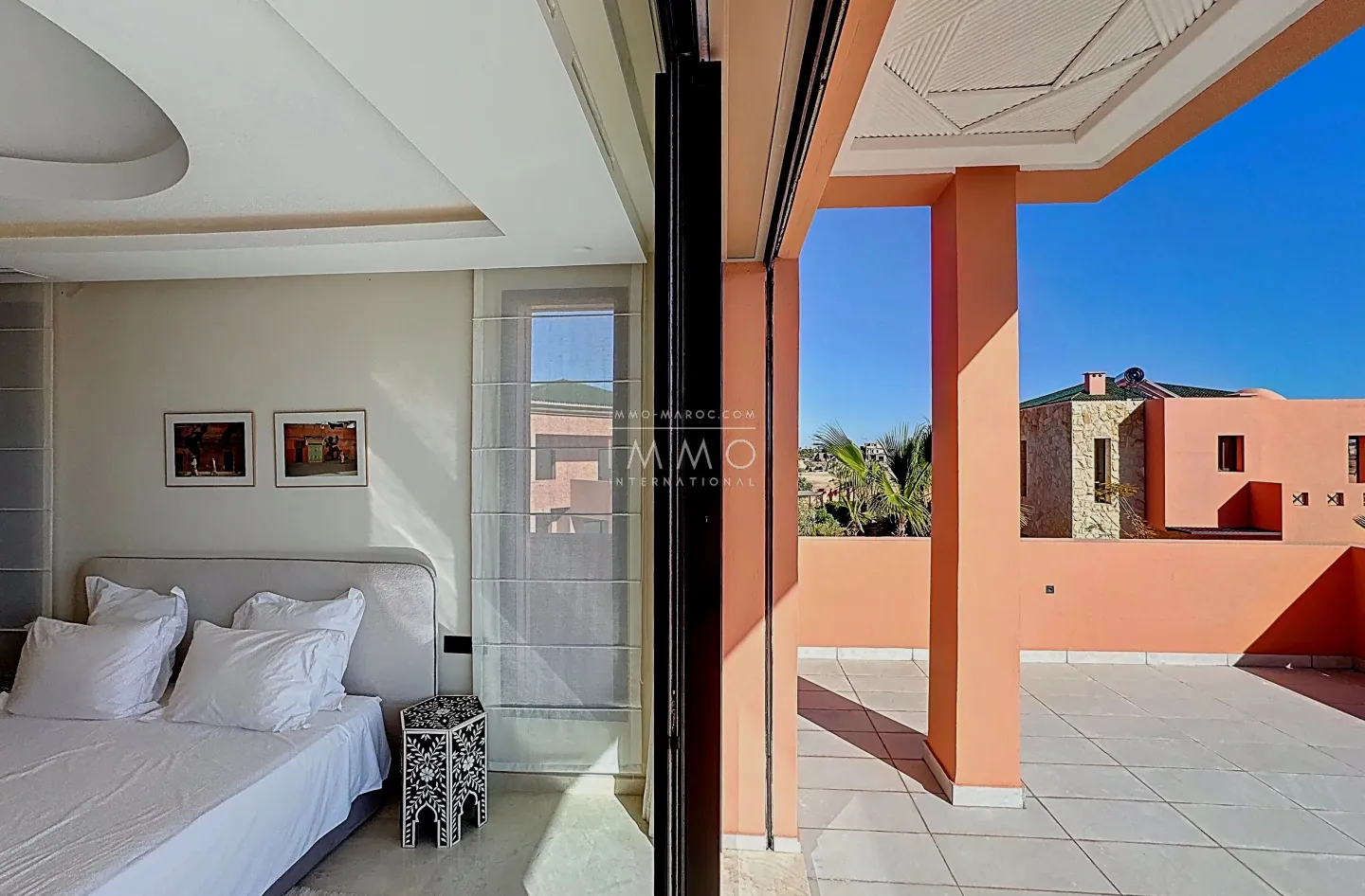 Duplex neuf en palmeraie – architecture contemporaine & vue atlas – piscine lagon