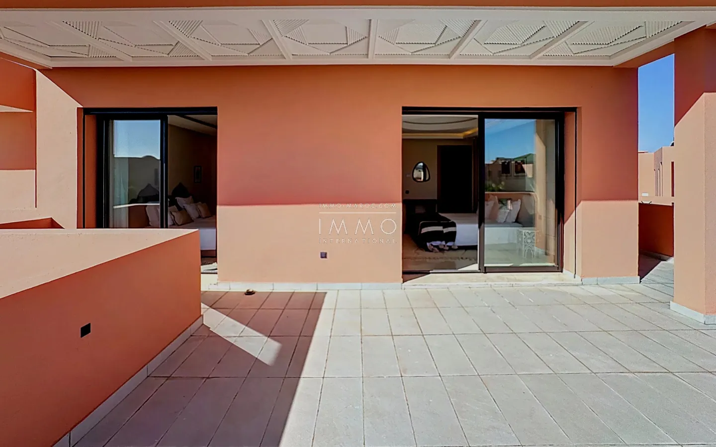 Duplex neuf en palmeraie – architecture contemporaine & vue atlas – piscine lagon