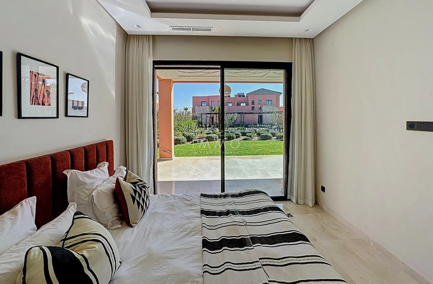 Duplex neuf en palmeraie – architecture contemporaine & vue atlas – piscine lagon